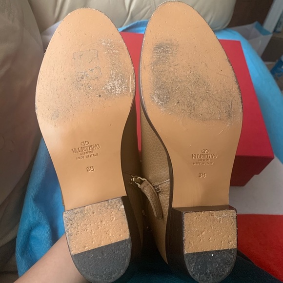 🌈ROCKSTUD Ankle Boot
VALENTINO GARAVANI SIZE8US🌈 - Picture 14 of 16